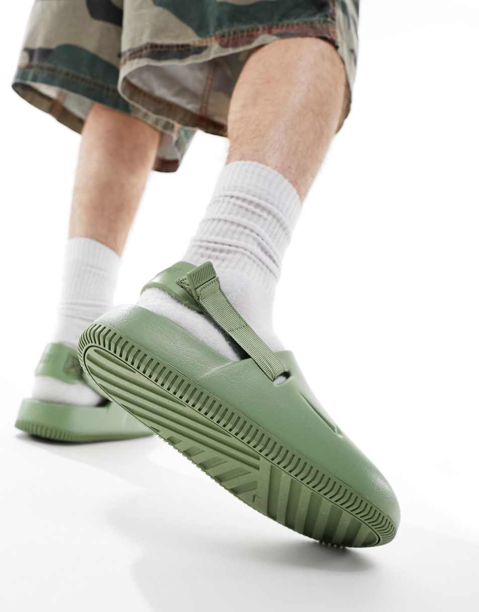 Nike calm slipper